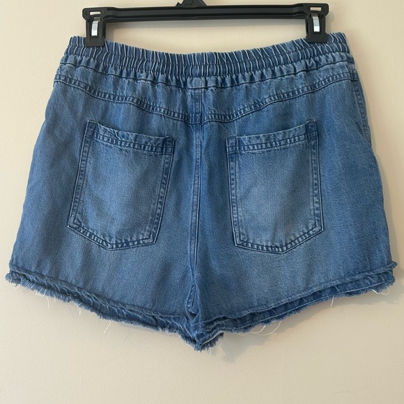 Splendid Chambray Jean Shorts High Rise Size Medium Elastic Waist 100% Tencel - Picture 2 of 8